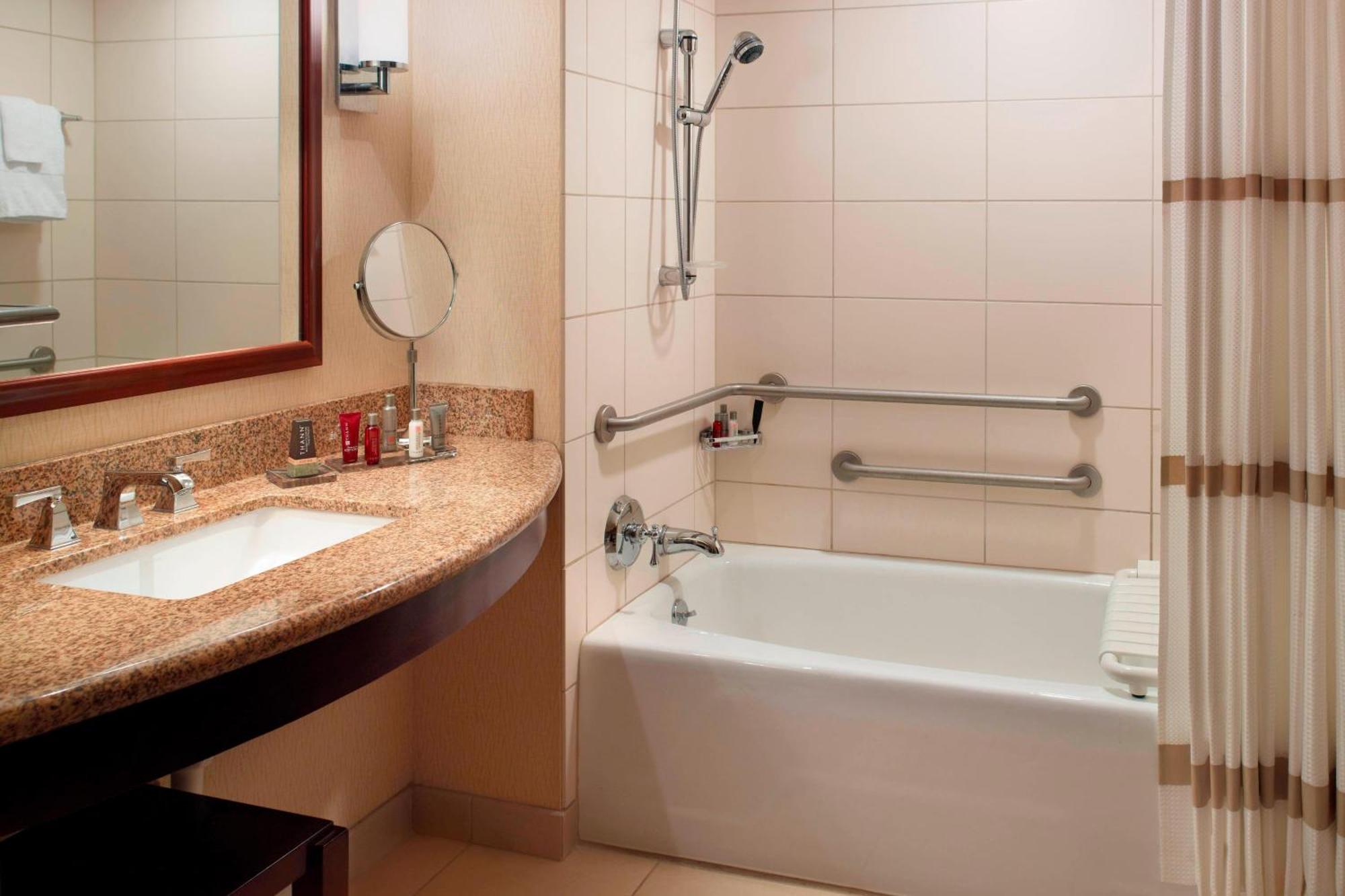 Marriott Bloomington Normal Hotel And Conference Center Dış mekan fotoğraf