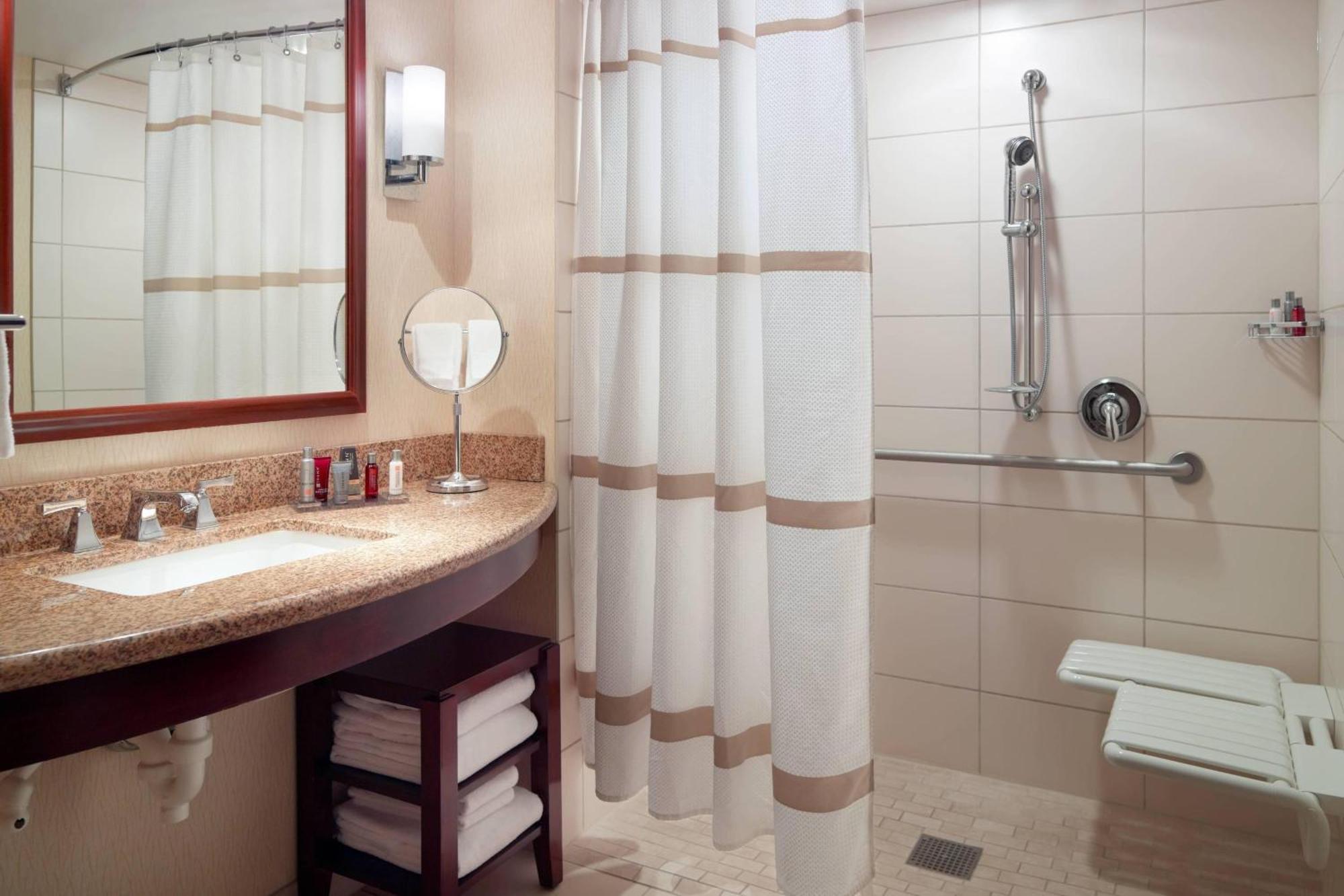 Marriott Bloomington Normal Hotel And Conference Center Dış mekan fotoğraf