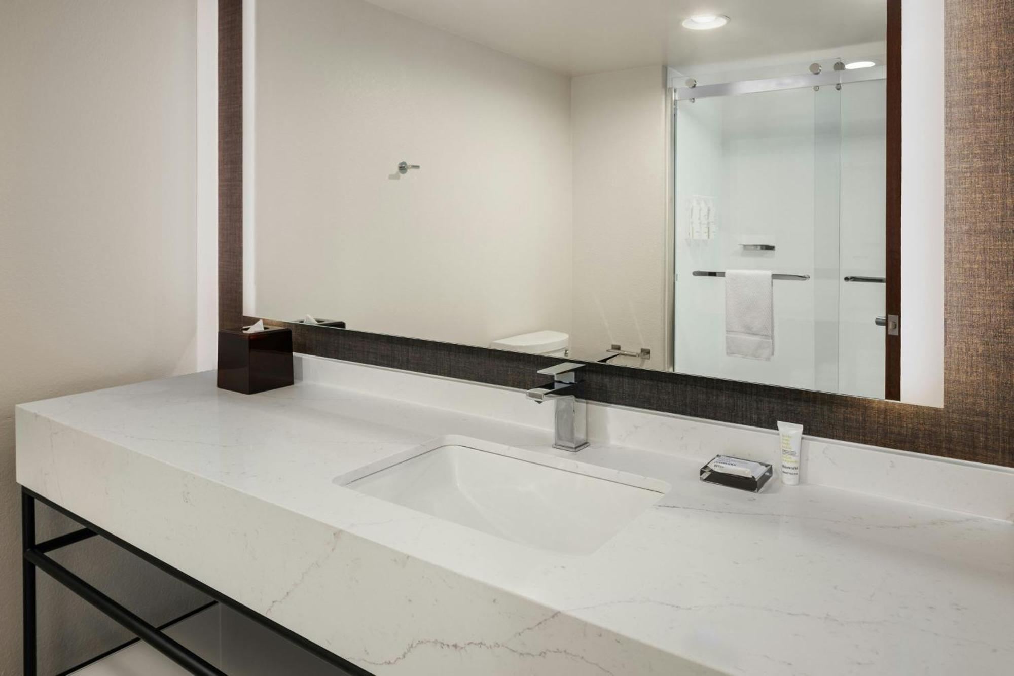 Marriott Bloomington Normal Hotel And Conference Center Dış mekan fotoğraf